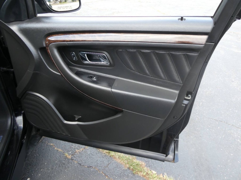 2019 Ford Taurus Image 25