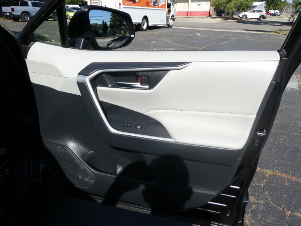 2019 Toyota Rav4 Image 27