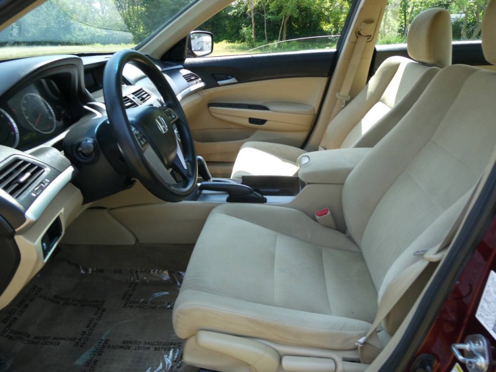 2011 Honda Accord Image 8