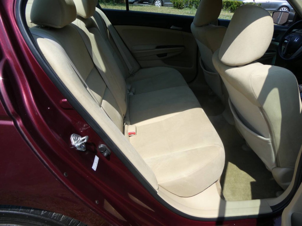 2011 Honda Accord Image 18