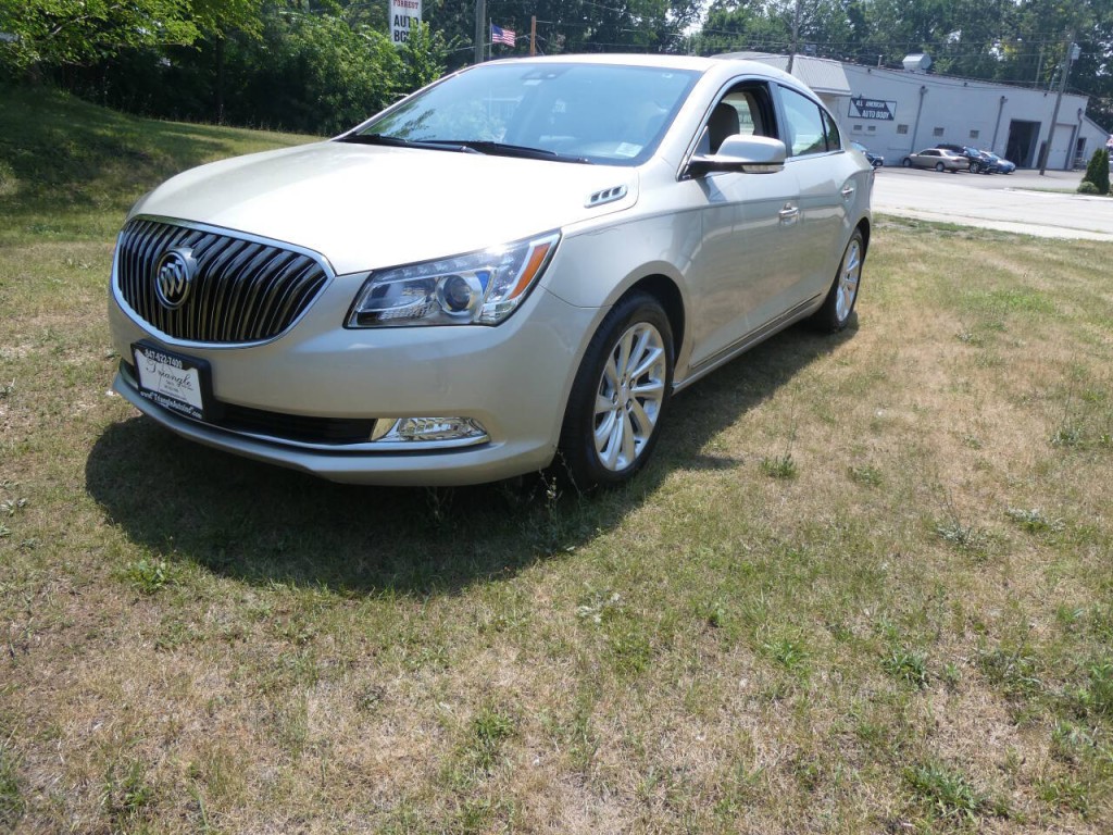 2016 Buick LaCrosse Image 1