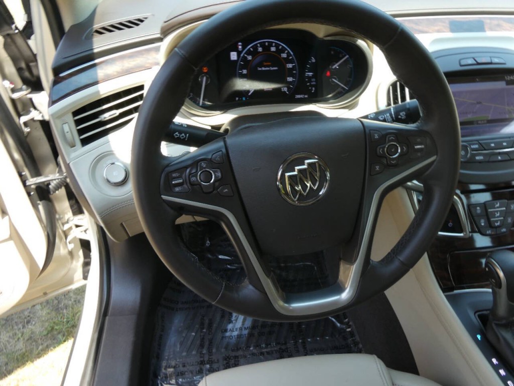 2016 Buick LaCrosse Image 12