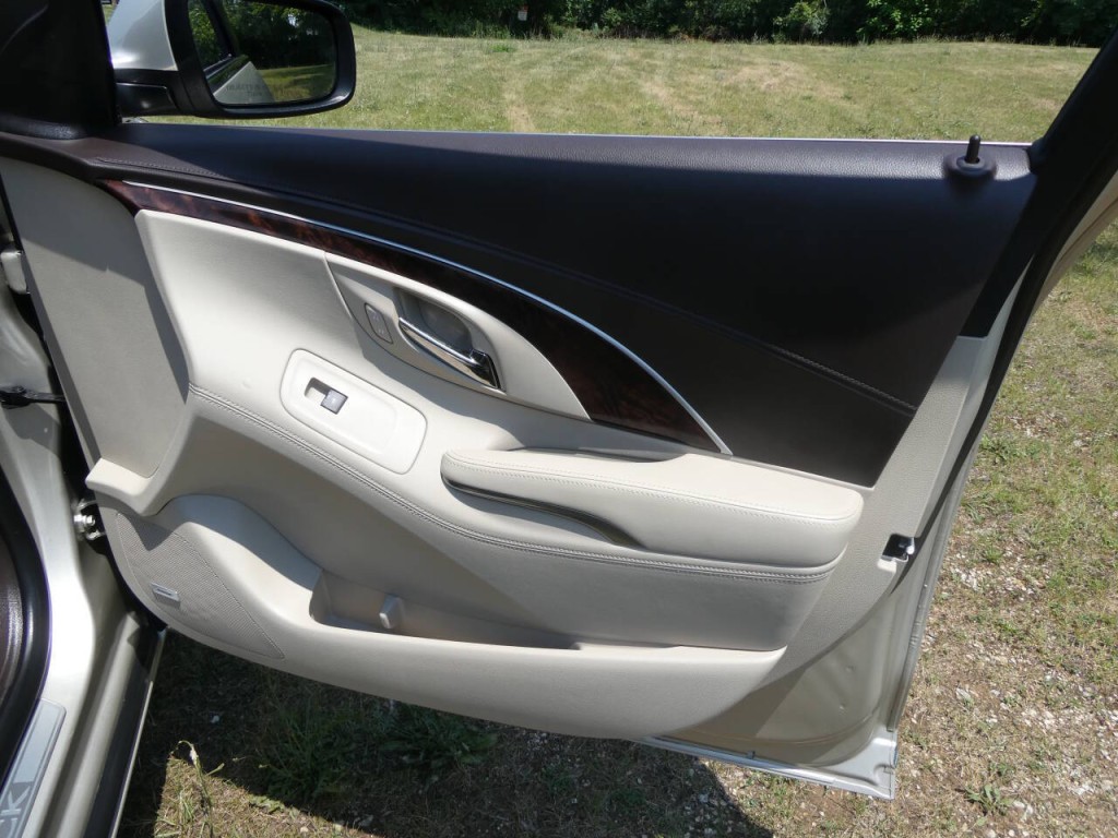 2016 Buick LaCrosse Image 28