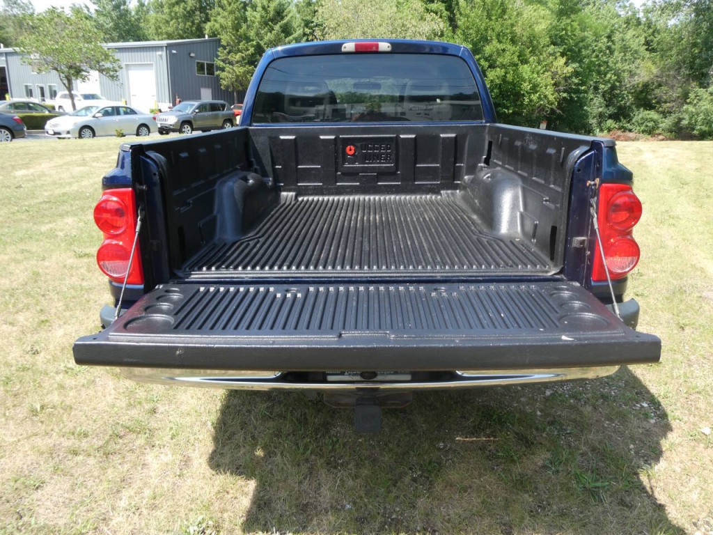 2005 Dodge Dakota Image 8
