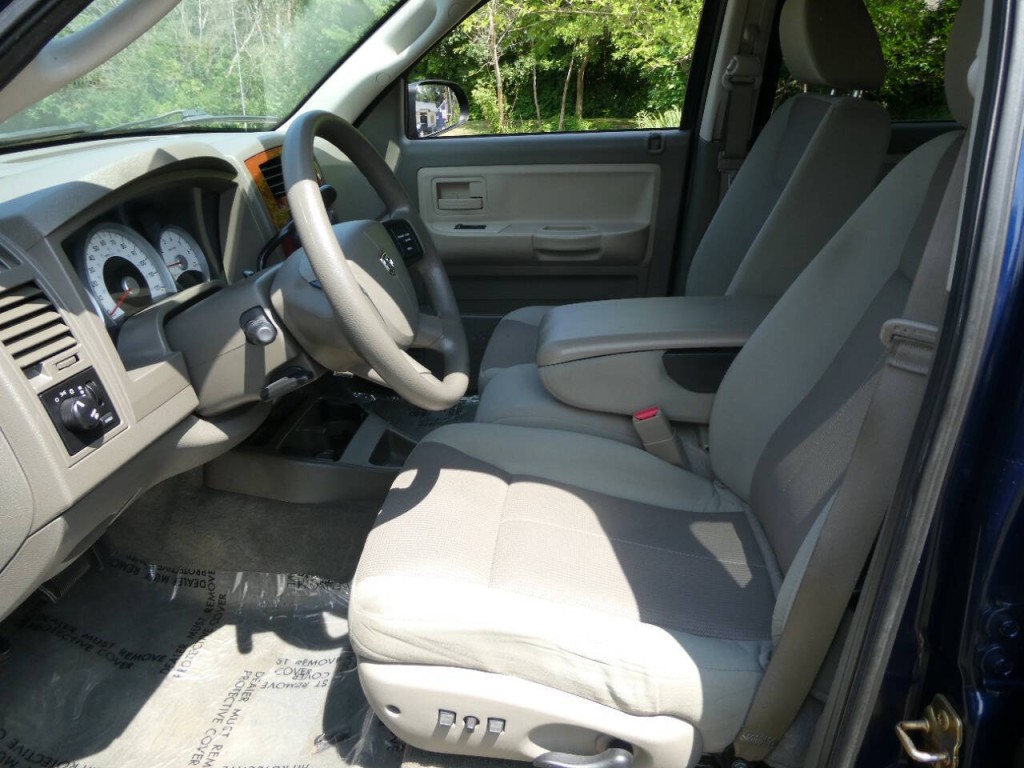 2005 Dodge Dakota Image 9