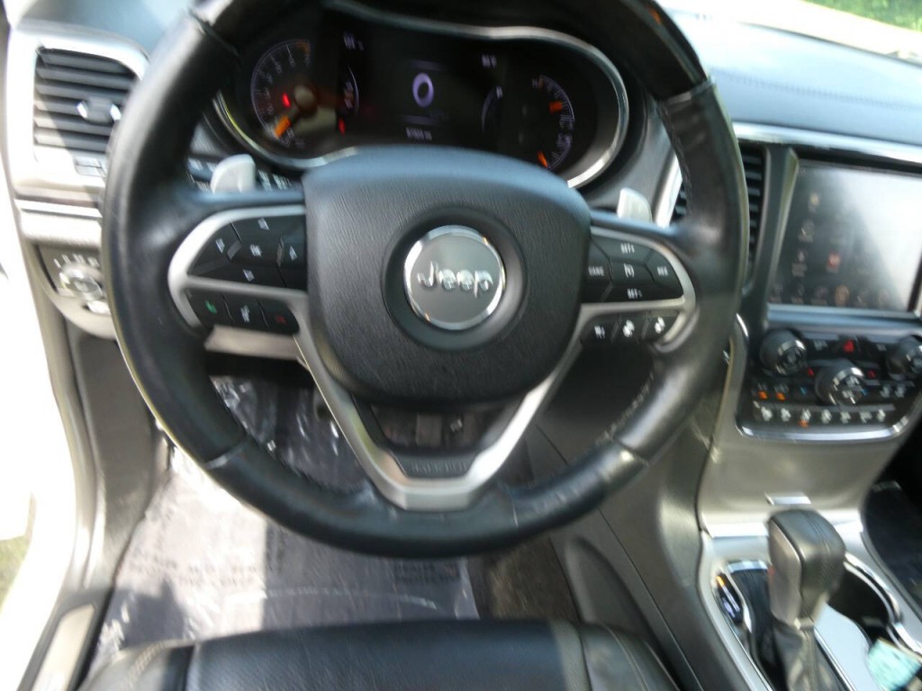 2017 Jeep Grand Cherokee Image 12