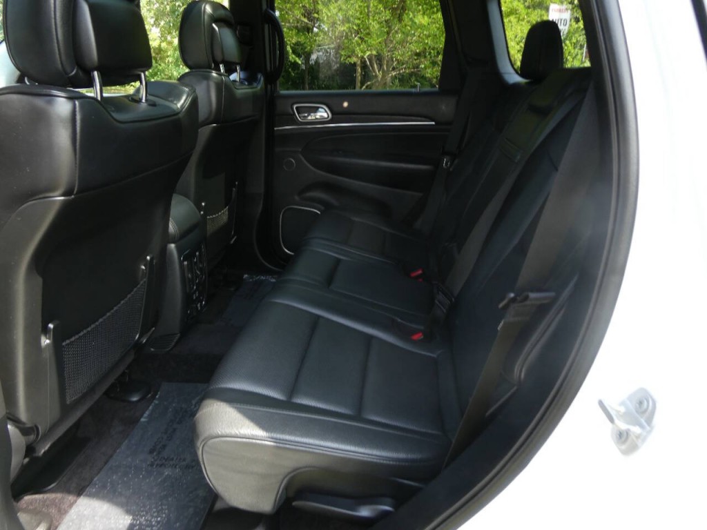 2017 Jeep Grand Cherokee Image 23