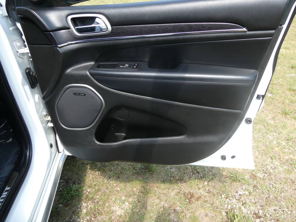 2017 Jeep Grand Cherokee Image 30