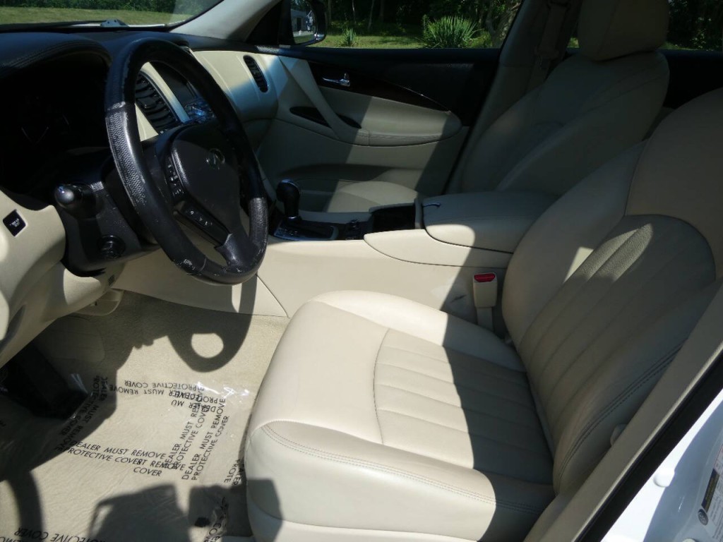 2016 INFINITI QX50 Image 8
