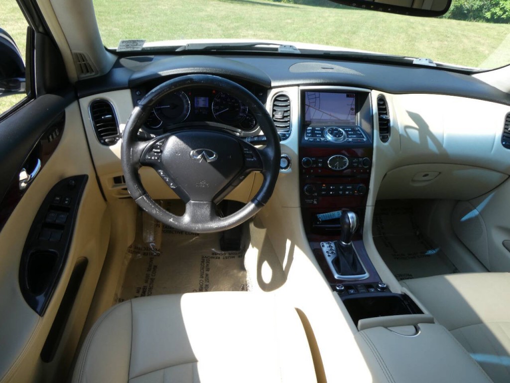 2016 INFINITI QX50 Image 10