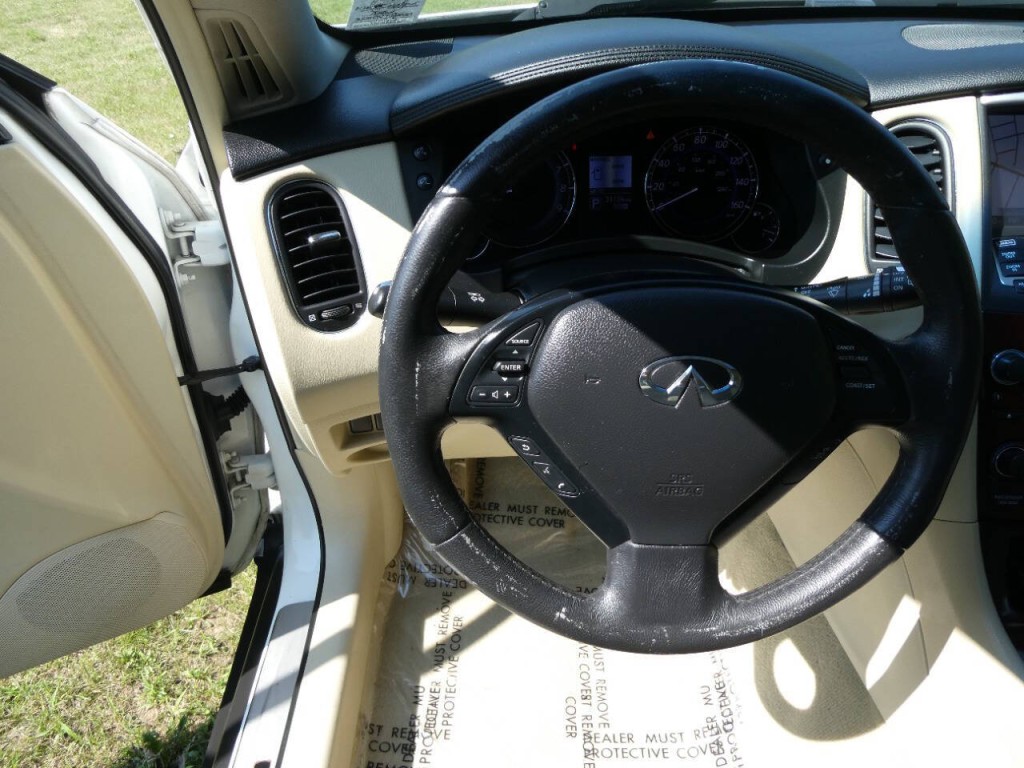 2016 INFINITI QX50 Image 11