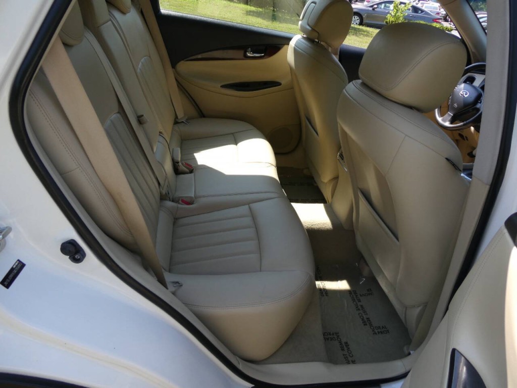 2016 INFINITI QX50 Image 21
