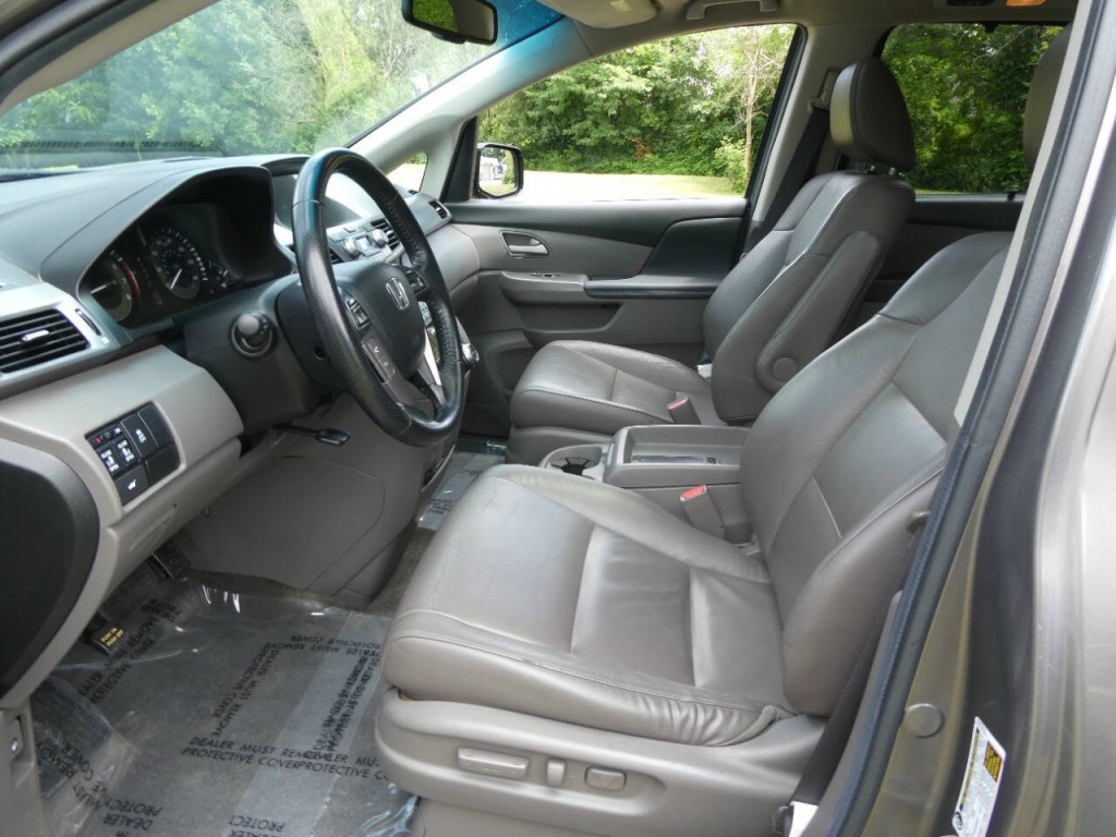 2012 Honda Odyssey Image 10