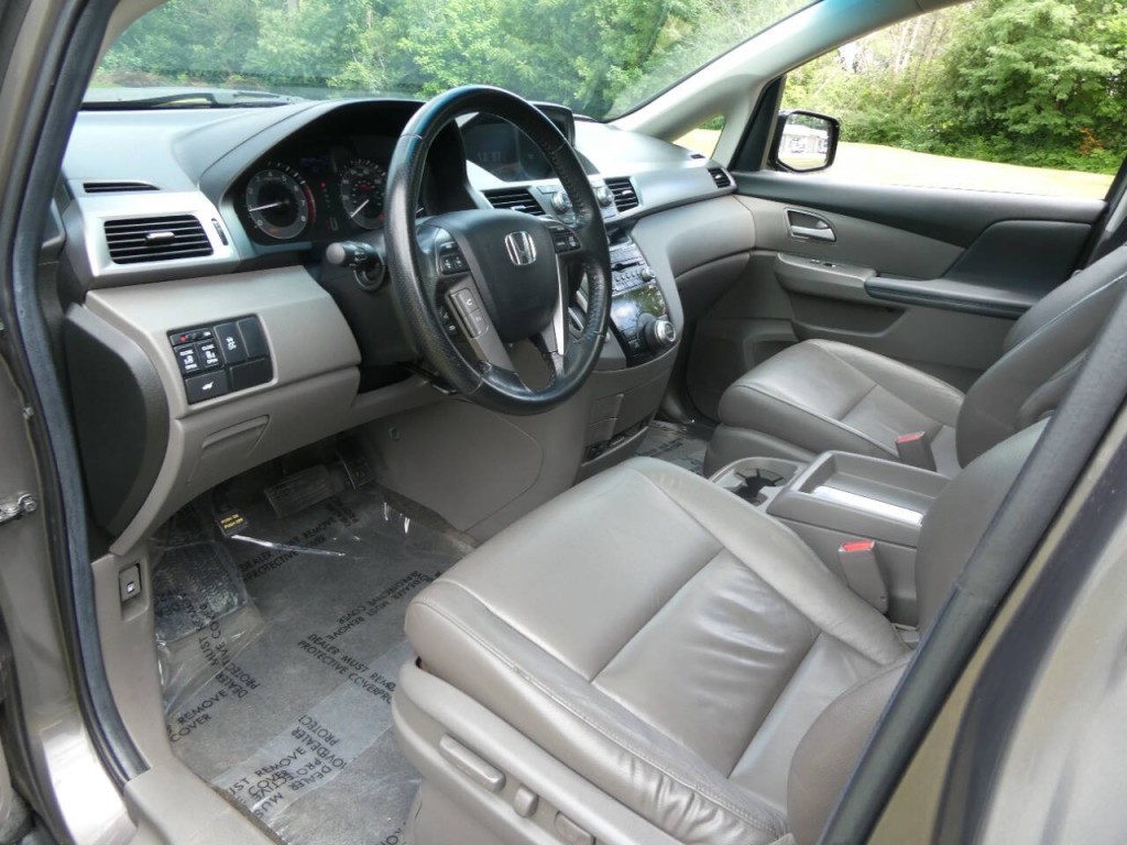 2012 Honda Odyssey Image 11
