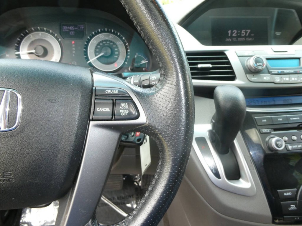 2012 Honda Odyssey Image 16
