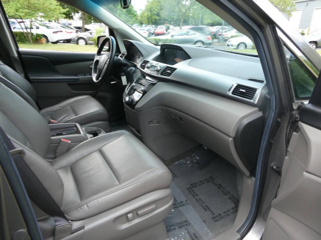 2012 Honda Odyssey Image 21