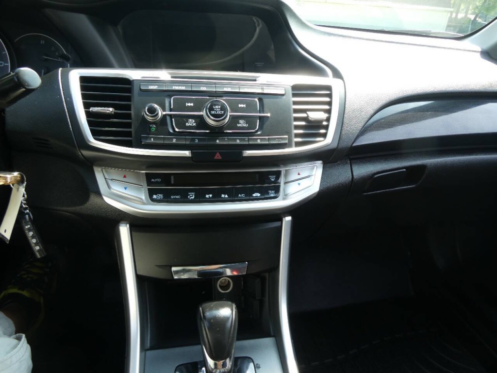 2013 Honda Accord Image 16