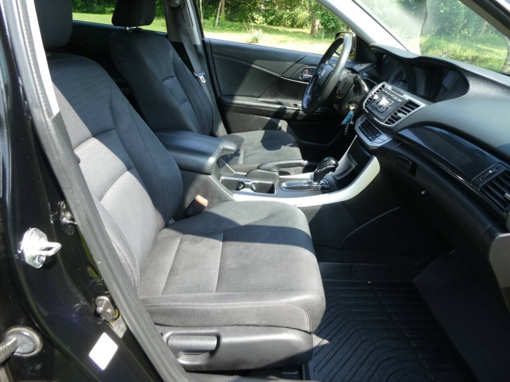 2013 Honda Accord Image 18