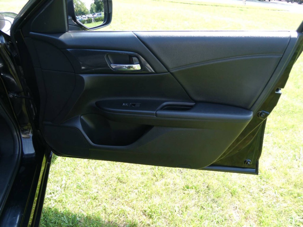 2013 Honda Accord Image 23