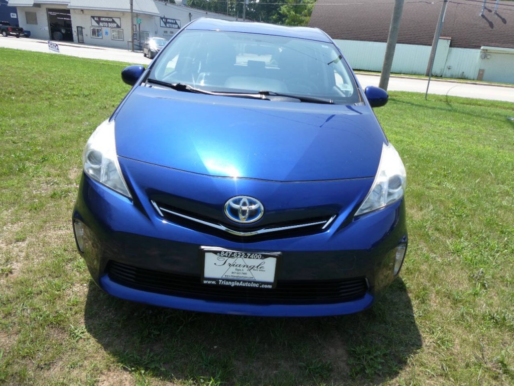 2013 Toyota Prius Image 2
