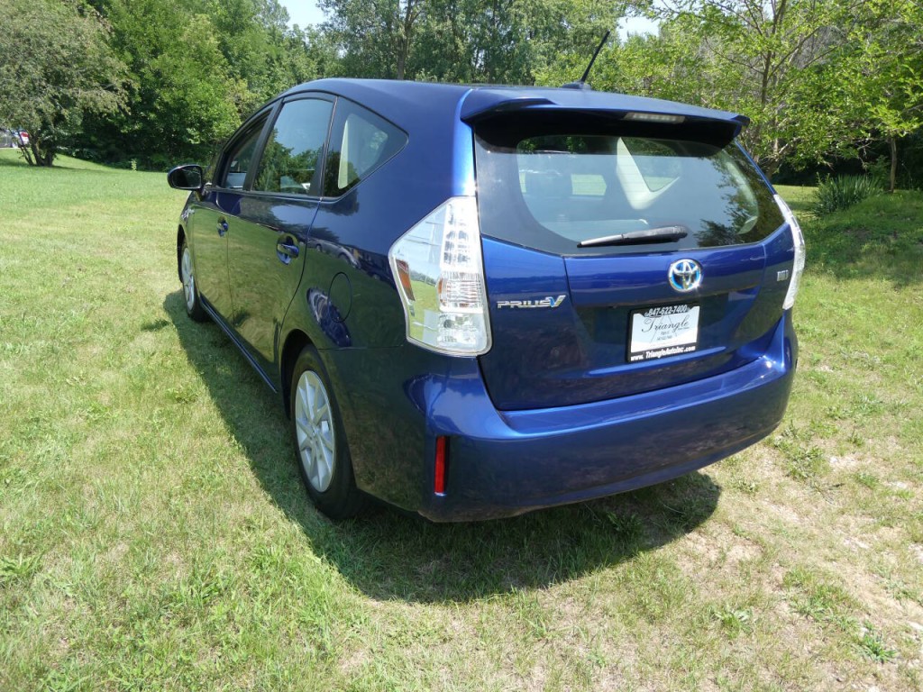 2013 Toyota Prius Image 6