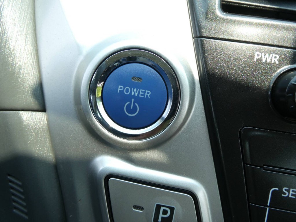 2013 Toyota Prius Image 17