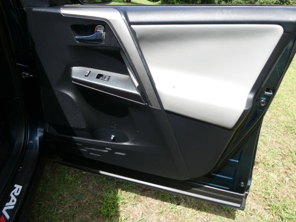 2018 Toyota Rav4 Image 25