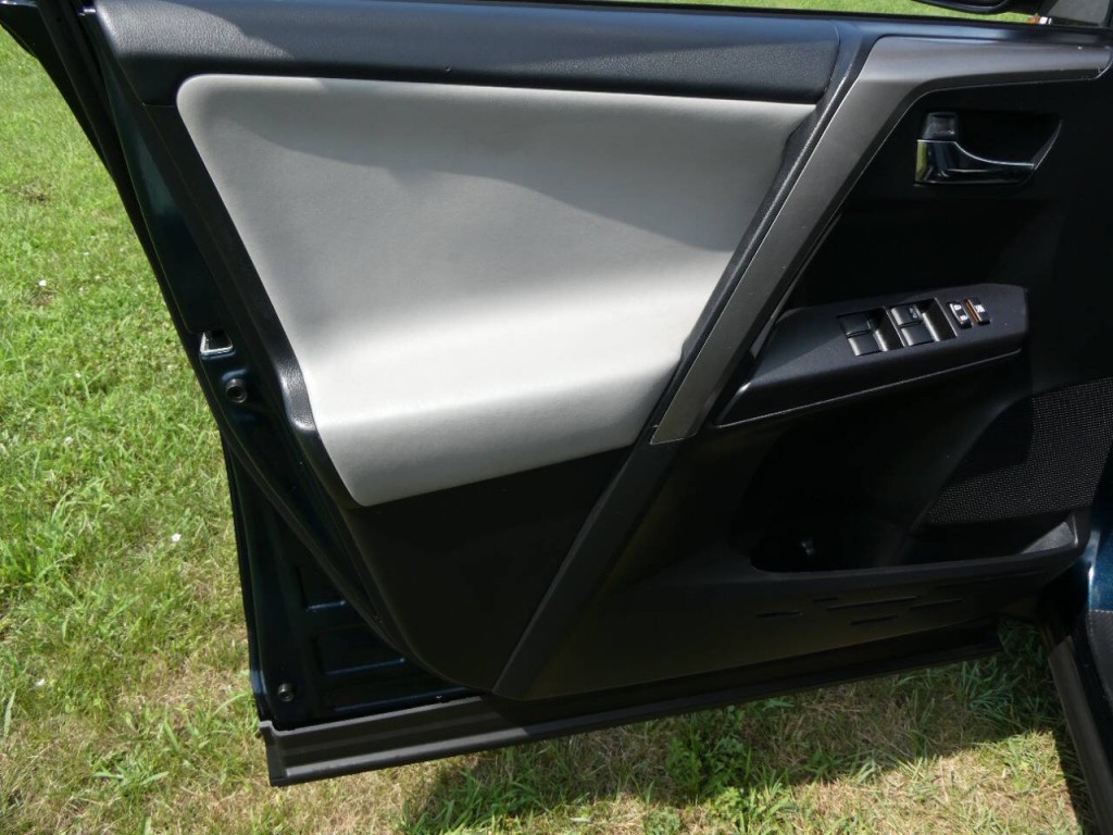 2018 Toyota Rav4 Image 17