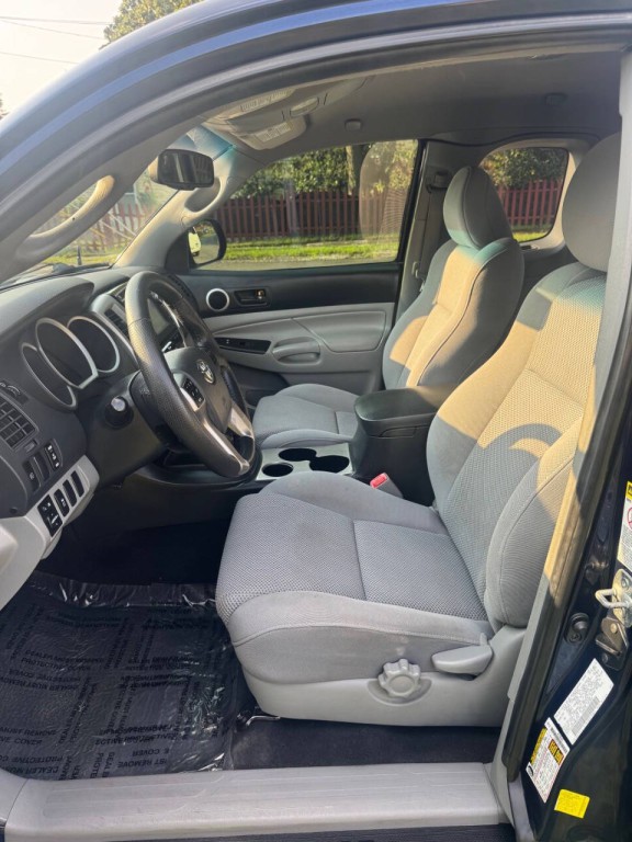 2013 Toyota Tacoma Image 10