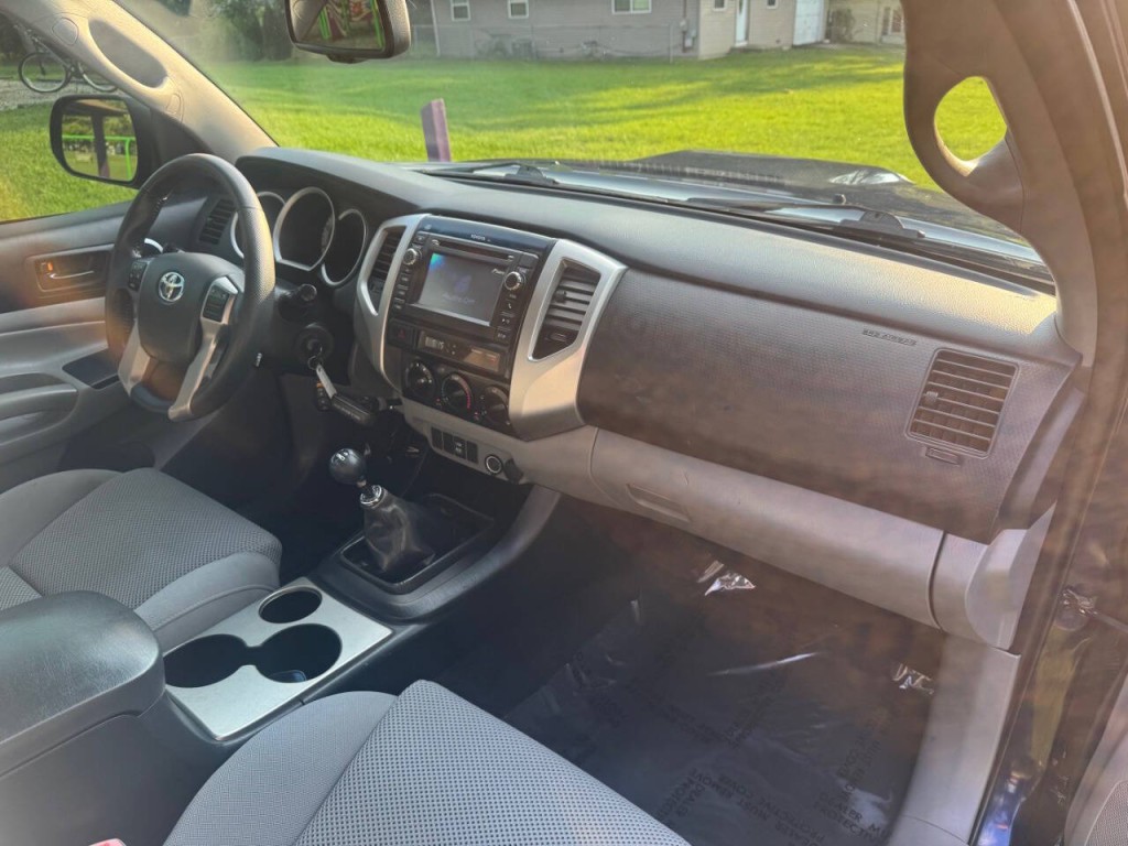 2013 Toyota Tacoma Image 21
