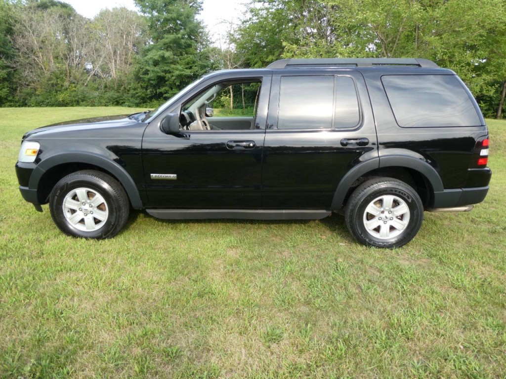 2007 Ford Explorer Image 4