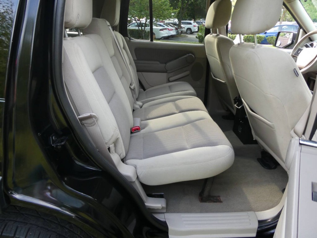 2007 Ford Explorer Image 17