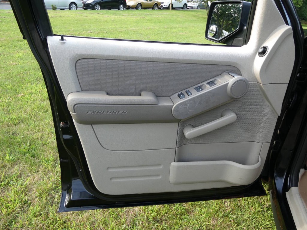 2007 Ford Explorer Image 20
