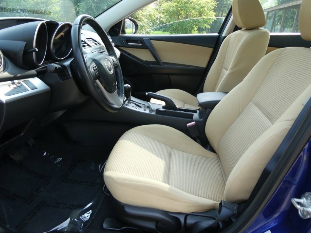 2013 Mazda Mazda3 Image 9