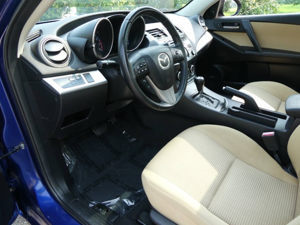 2013 Mazda Mazda3 Image 10