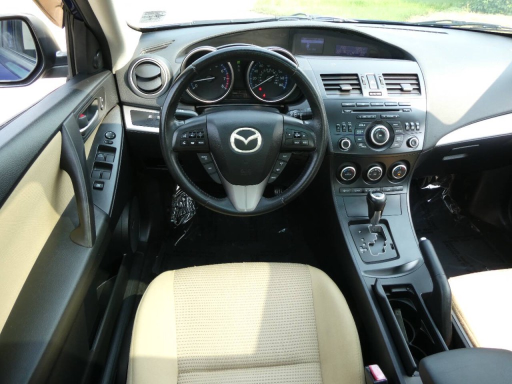 2013 Mazda Mazda3 Image 11