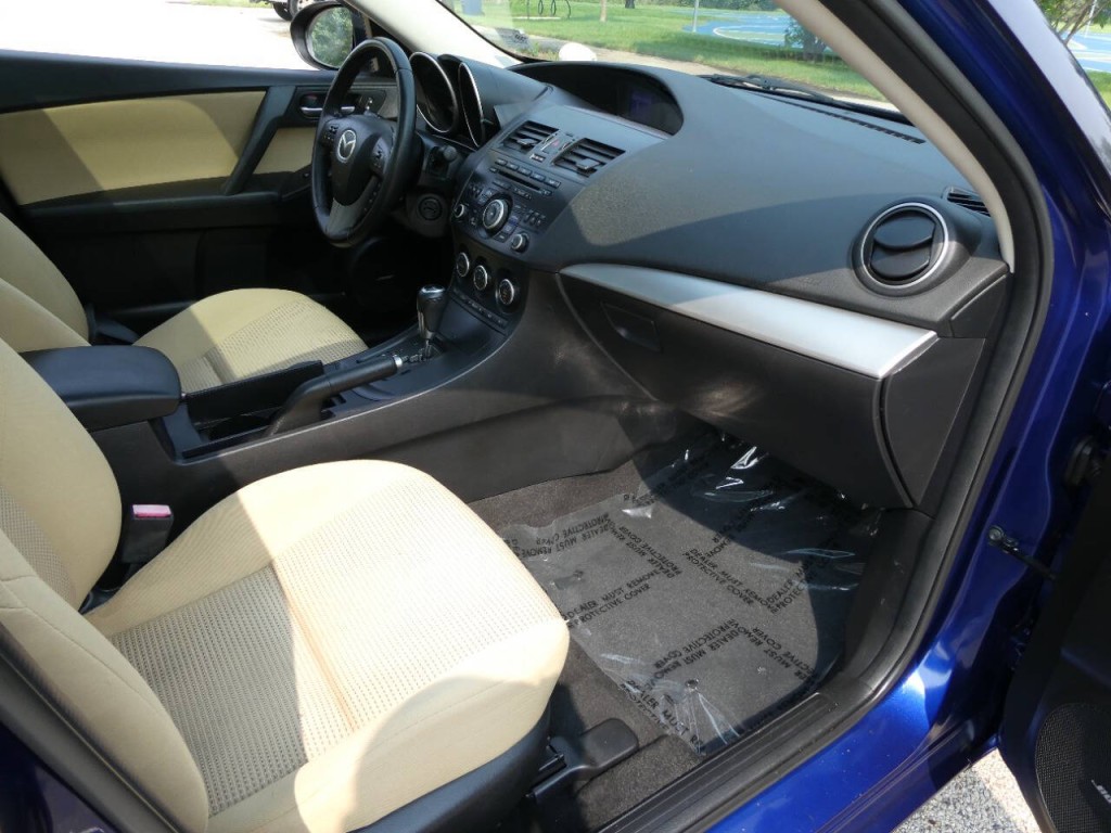 2013 Mazda Mazda3 Image 17