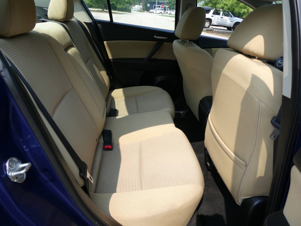 2013 Mazda Mazda3 Image 18