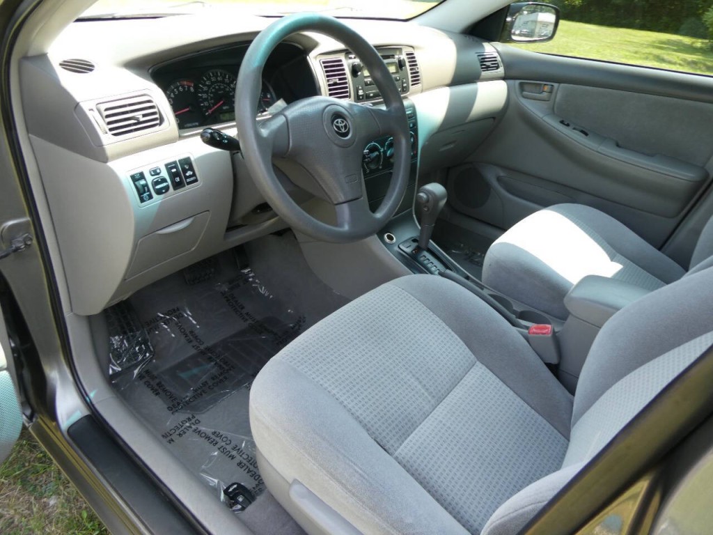 2005 Toyota Corolla Image 10