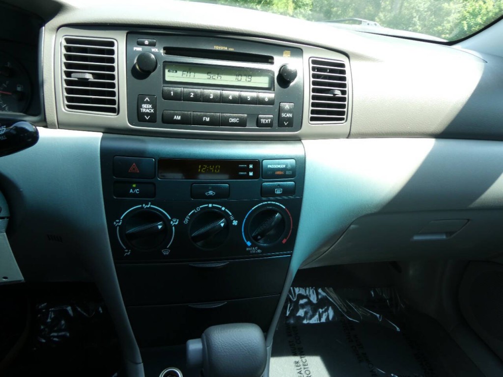 2005 Toyota Corolla Image 15