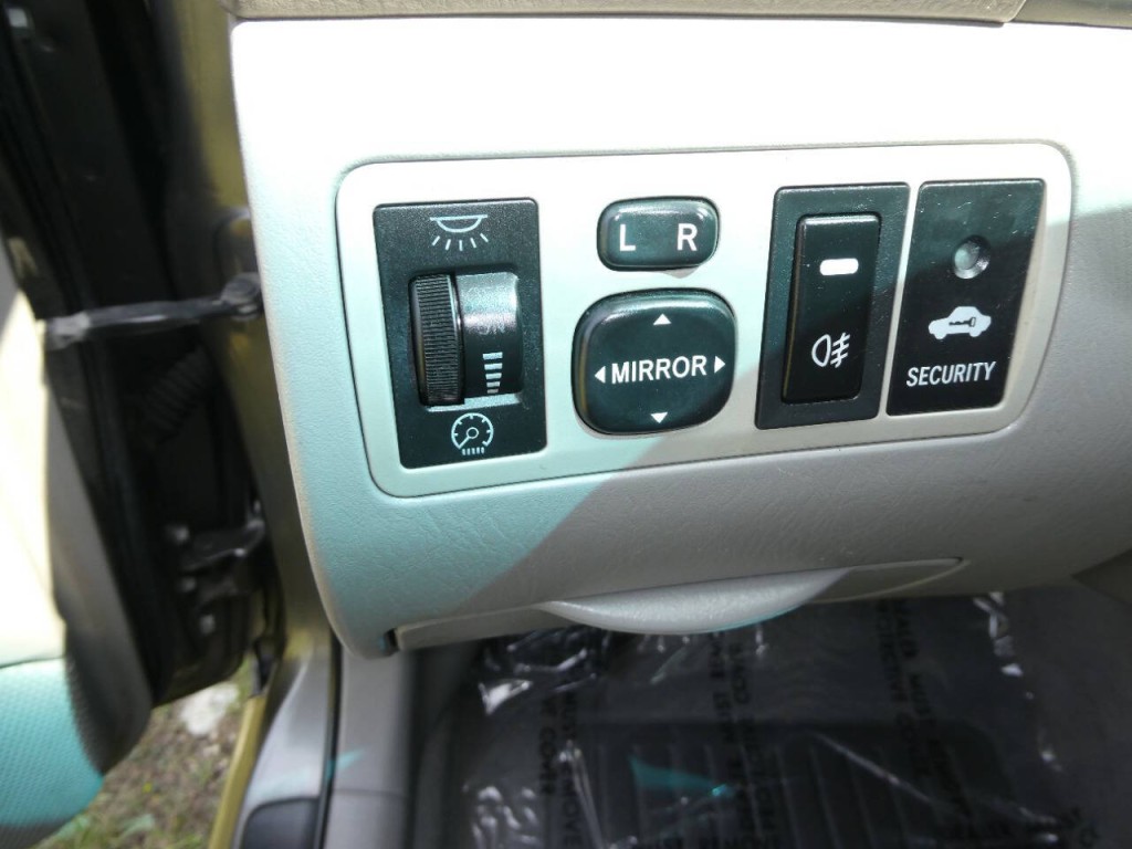 2005 Toyota Corolla Image 20