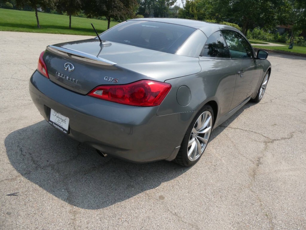 2011 INFINITI G37 Image 5