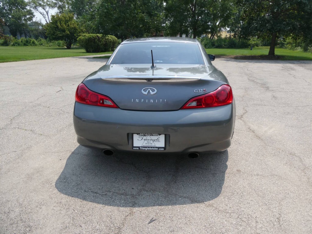 2011 INFINITI G37 Image 6