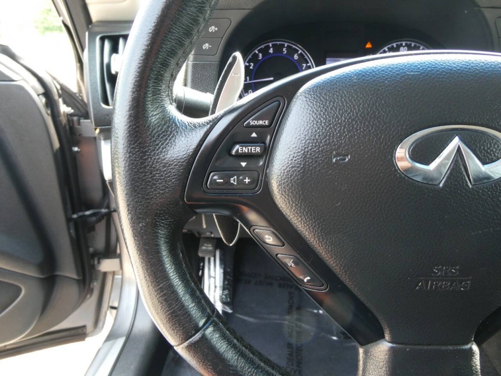 2011 INFINITI G37 Image 12