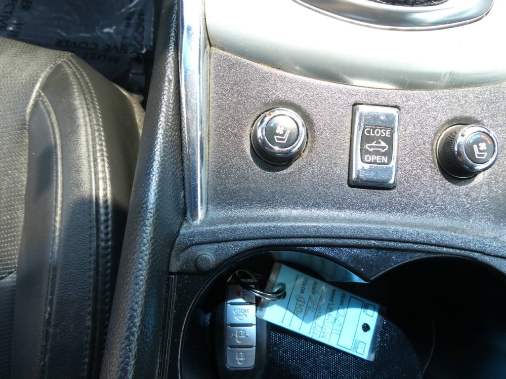 2011 INFINITI G37 Image 18