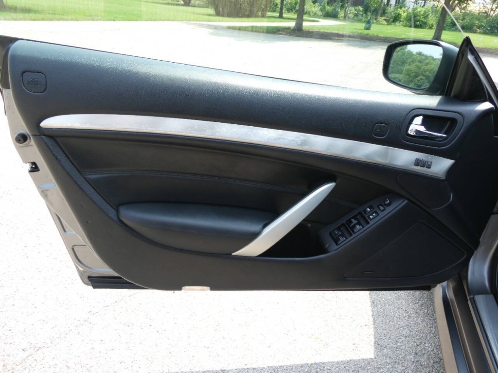 2011 INFINITI G37 Image 22