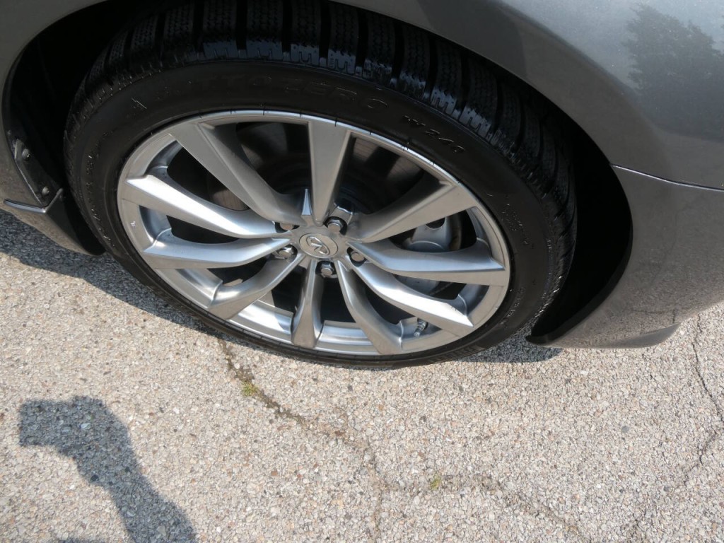 2011 INFINITI G37 Image 25
