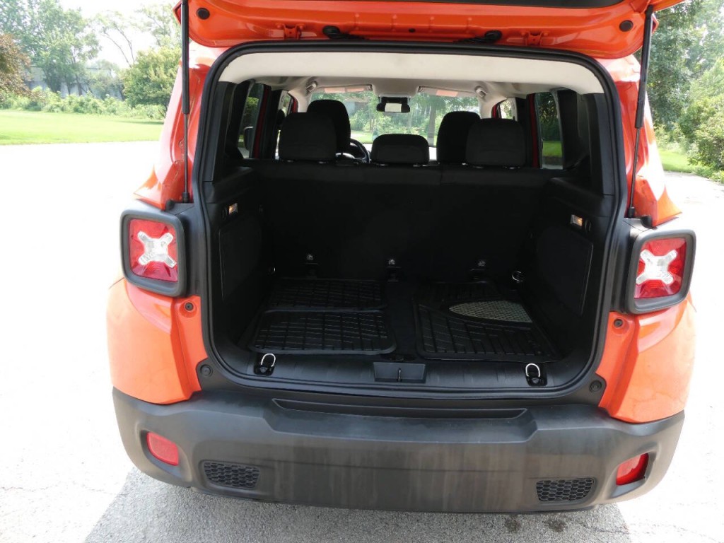 2015 Jeep Renegade Image 9