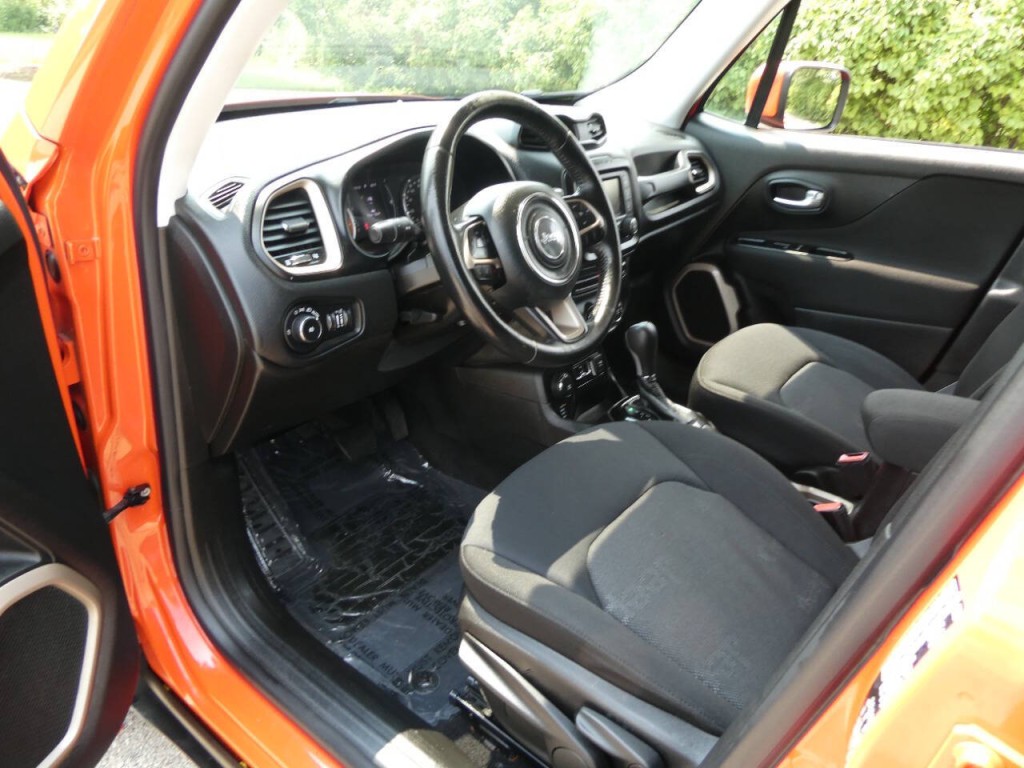 2015 Jeep Renegade Image 11
