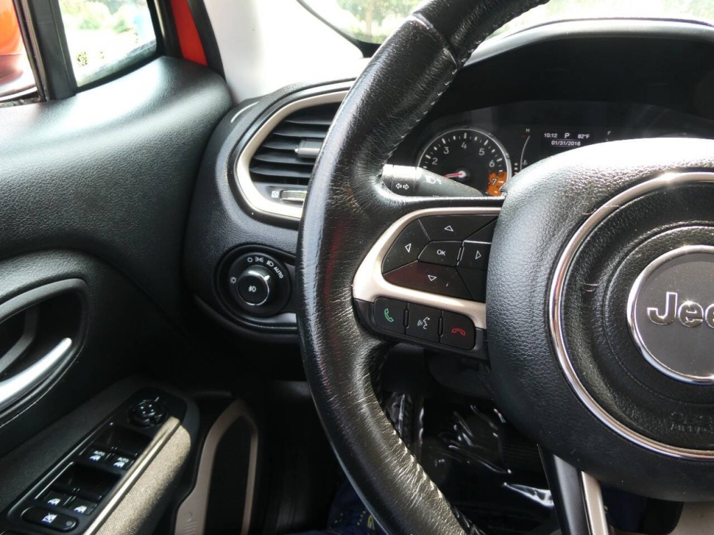 2015 Jeep Renegade Image 15